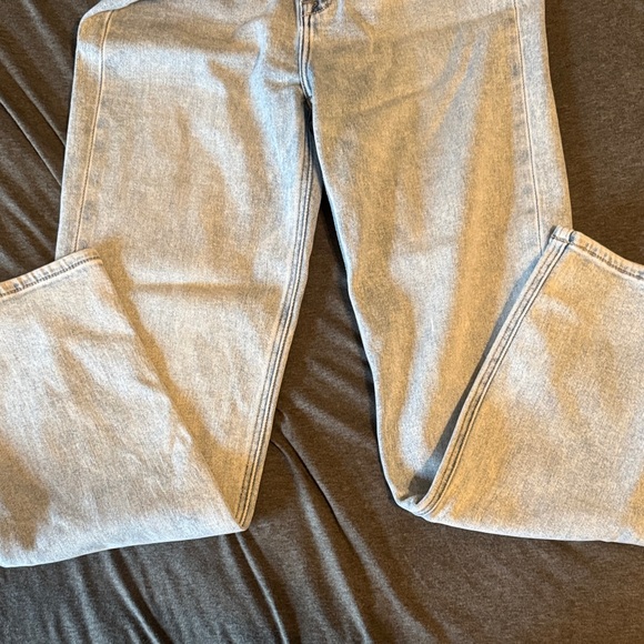 Hidden Light Wash Denim Jeans - Picture 3 of 3